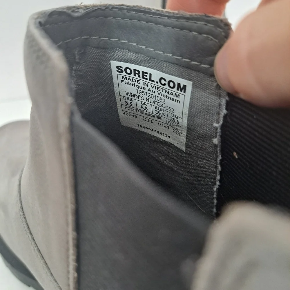 Sorel emelie II chelsea waterproof boot grey leather 8.5 NWT